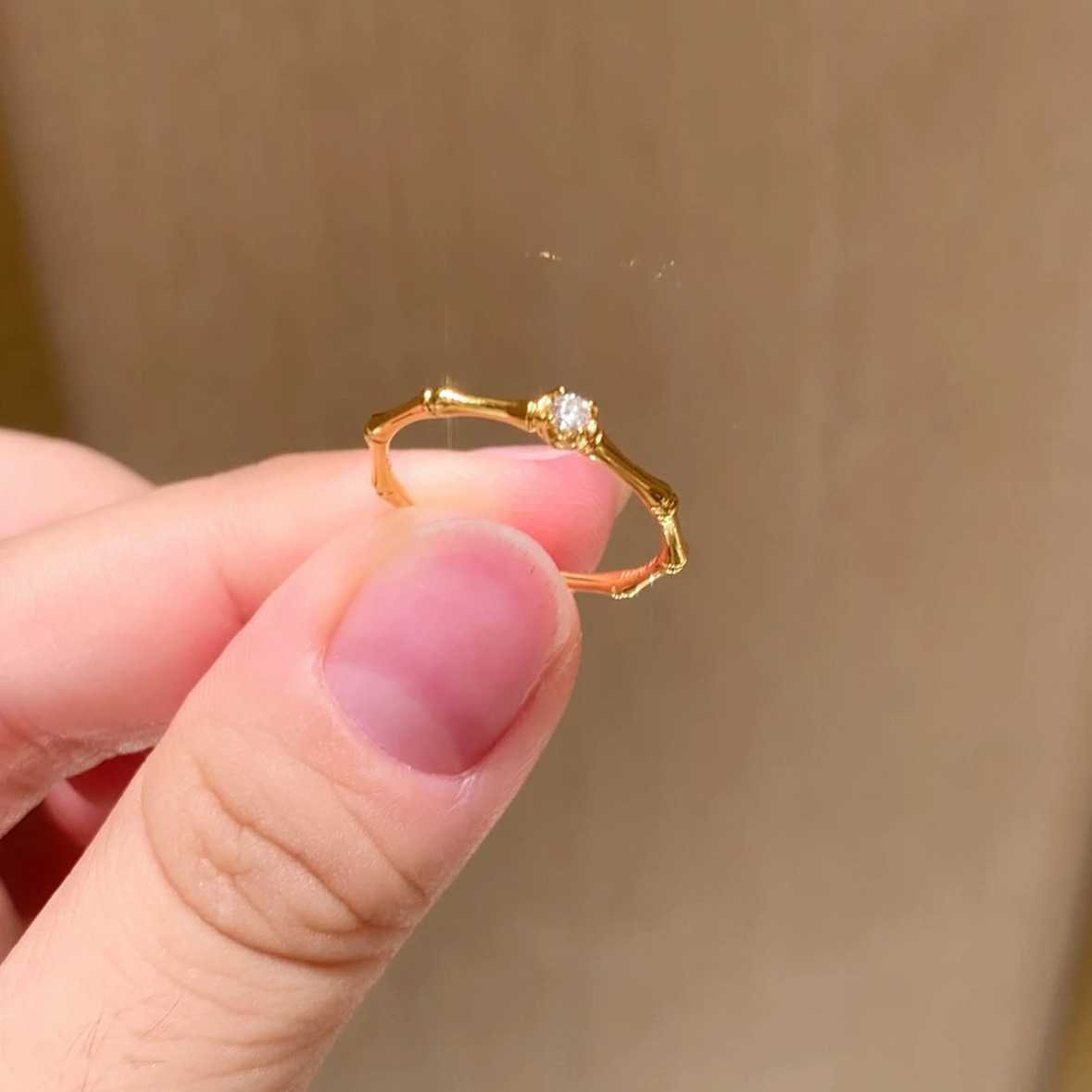 O1CN01iIkXaw1Zs5uNgyUYe_2219775603249-0-cib.jpg Real gold 24K electroplating strong color retention diamond setting ring - Image 1