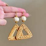 Silver needle rattan knitted round earrings, light luxury, high-end earrings, women's vacation style, fashion and versatility, earrings, and niche design - Image 3