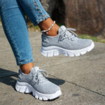 Gray (This shoe is in European size)