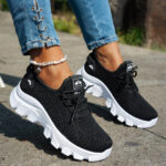 Women's Plus Size Flyknit Sneakers 2025 Summer Breathable & Lightweight Casual Mom Shoes - Image 2