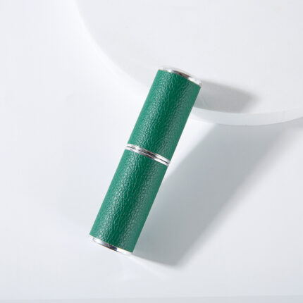 8; Green
