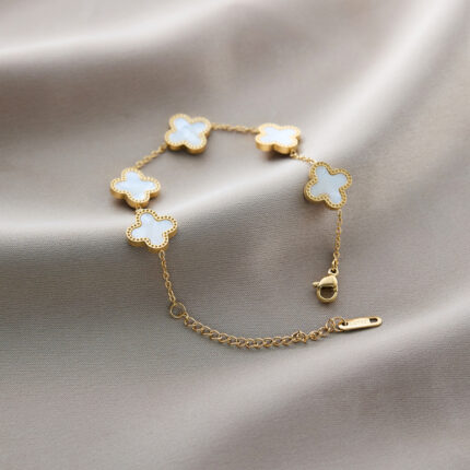 Four-leaf clover white gold