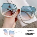 006 Blue on top, pink on bottom