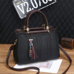 European & American Style Large-Capacity Commuter Tote Fashionable Solid Color Spliced Shoulder & Handbag - Image 3