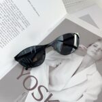 N09 - Black frame black gray sheet