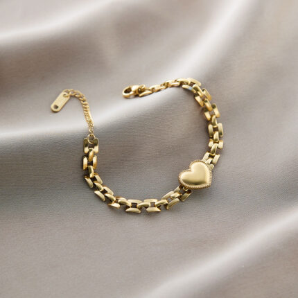 Strap chain with love gold