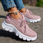 Women's Plus Size Flyknit Sneakers 2025 Summer Breathable & Lightweight Casual Mom Shoes