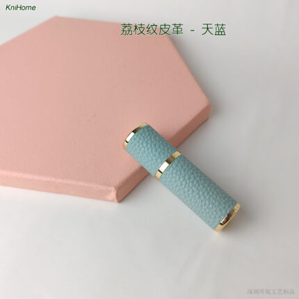 5ML gold shell; Lychee pattern - light blue; Zinc alloy veneer + inner glass bottle