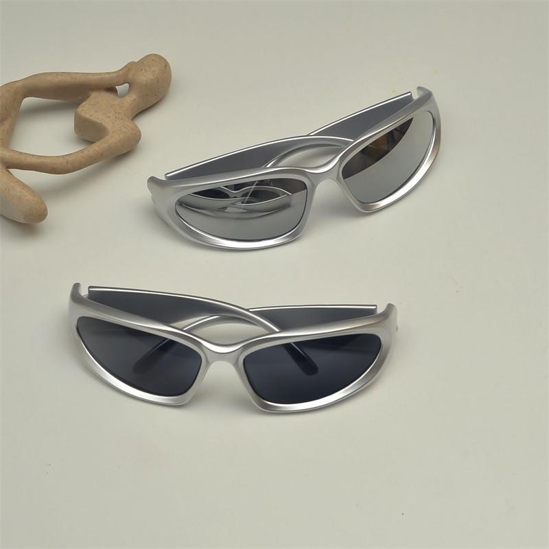 O1CN01hjuchU21spmjBrPyX_4611686018427386753-0-overseas_pic.jpg Y2K Style Unisex Fashion Sunglasses Hip Hop Punk Casual Design Big-Name Replacement Sunglasses Foreign Trade Hot - Image 1