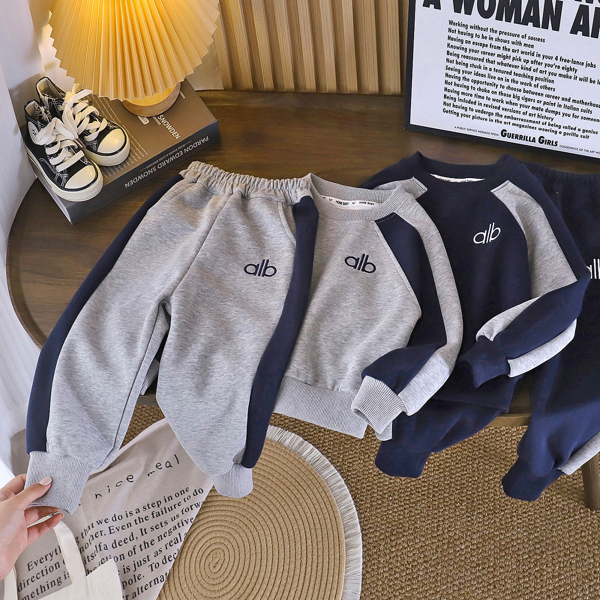O1CN01p4c7PS23uKJIn79Dg_2212934457315-0-cib.jpg Boys' sweatshirt set, new spring sportswear set, foreign style splicing, children's sweatshirt and sweatpants, two-piece set of children's clothing - Image 1
