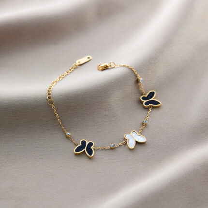 Butterfly diamond gold