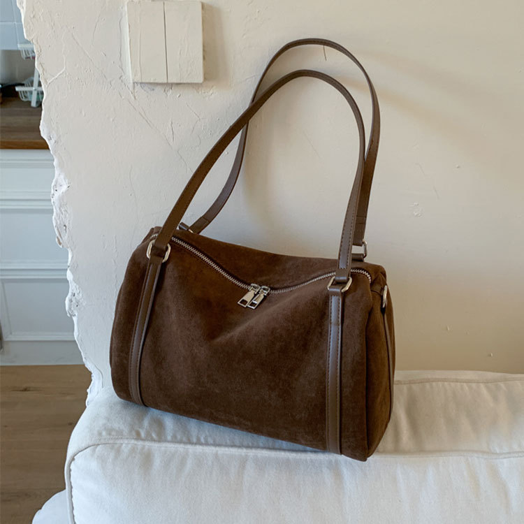 O1CN01UDde551Xnr0WLYlNu_2215379742969-0-cib.jpg High-End Texture Suede Shoulder Bag, 2025 New Versatile Large-Capacity Retro Commuter Crossbody Bag - Image 1