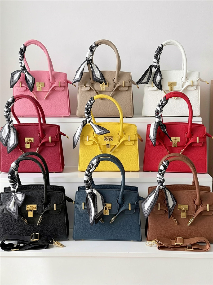 O1CN01ZqekVg1zEs3gpifrW_2210200386683-0-cib.jpg Women's Bag Cross-border Bag Wholesale 2026 New Fashion Versatile Handbag Single Shoulder Crossbody Platinum Bag for Women - Image 1