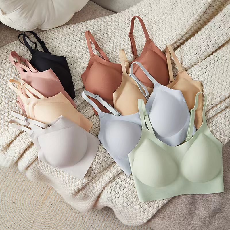 O1CN01hNXDZz1aBKRdED9XG_2201478783291-0-cib.jpg Japanese Chinese Lingerie Seamless Enlargement Bra, Thin Large Bust Seamless Camisole Bra Small Milk Leather Underwear for Women - Image 1